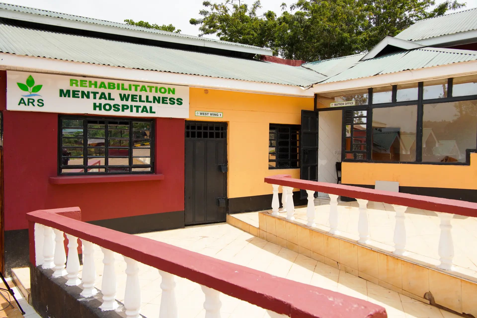 Courtyard approach to the main ARS hospital building.